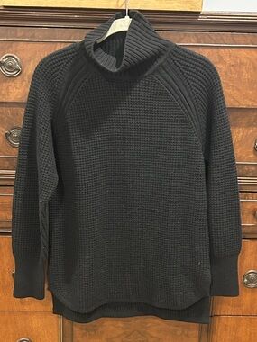 Banana Republic Black Wool Blend Turtleneck Women’s Petite Medium